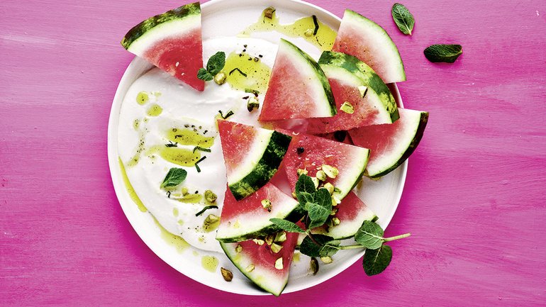 Wassermelone auf Feta-Crème